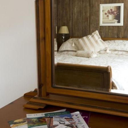 Cathedral View Guest House Lincoln Bagian luar foto