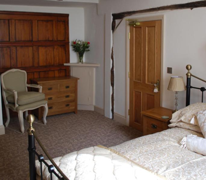Cathedral View Guest House Lincoln Bagian luar foto